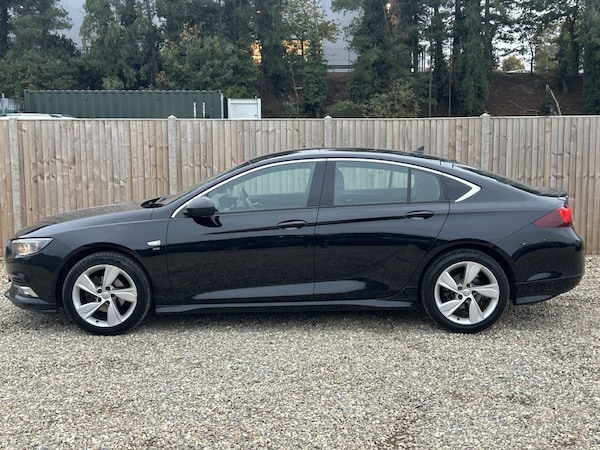Used Vauxhall Insignia 2019 for sale - 76303453: Photo 2