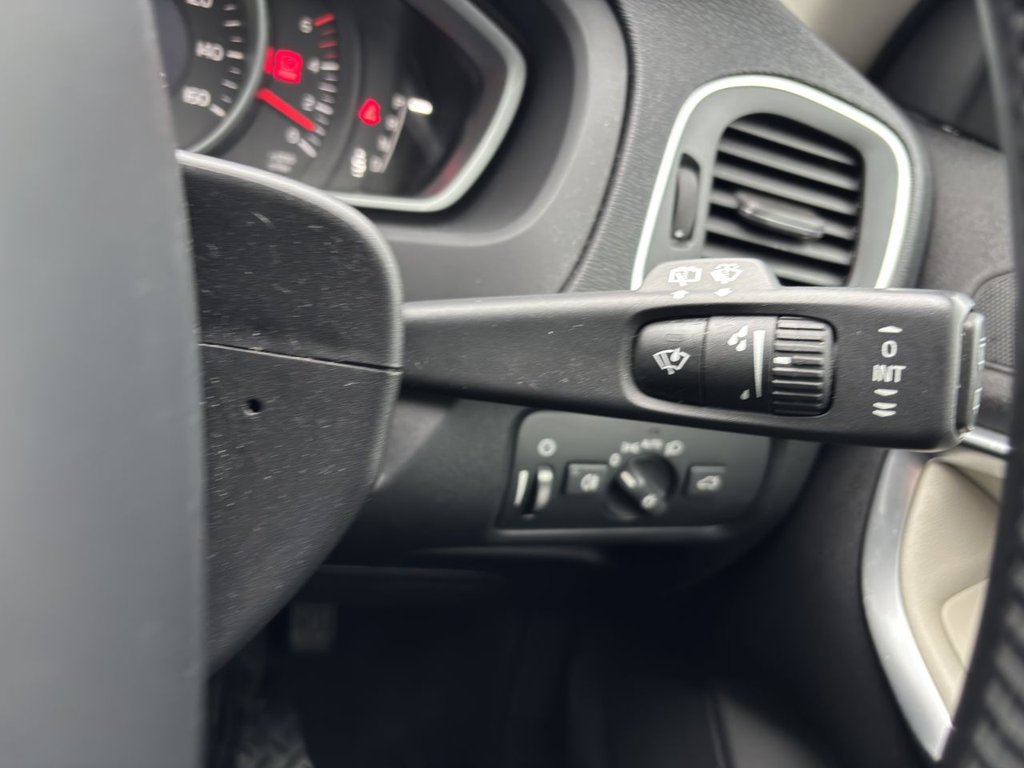 Used Volvo V40 2016 for sale - 76163024: Photo 17