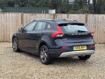 Used Volvo V40 Cross Country 2016 for sale - 76163024: Photo