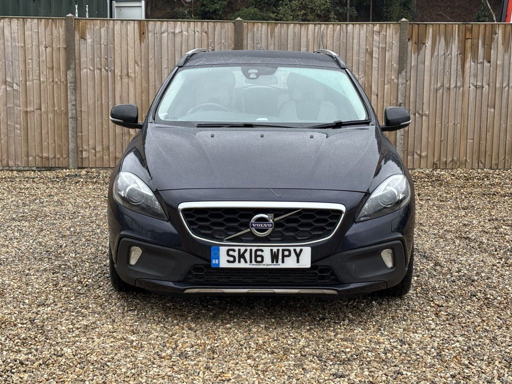 Used Volvo V40 2016 for sale - 76163024: Photo 8