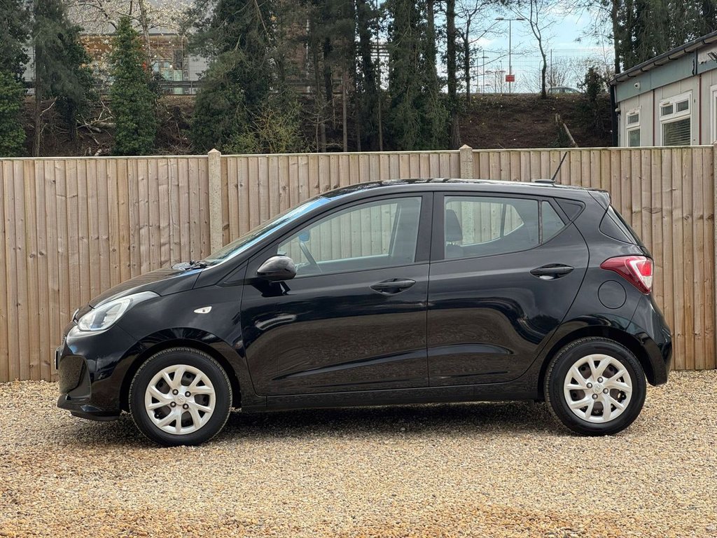 Used Hyundai i10 2018 for sale - 78082213: Photo 2