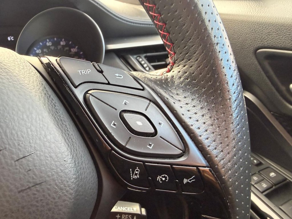 Used Toyota C-HR 2022 for sale - 76604564: Photo 16