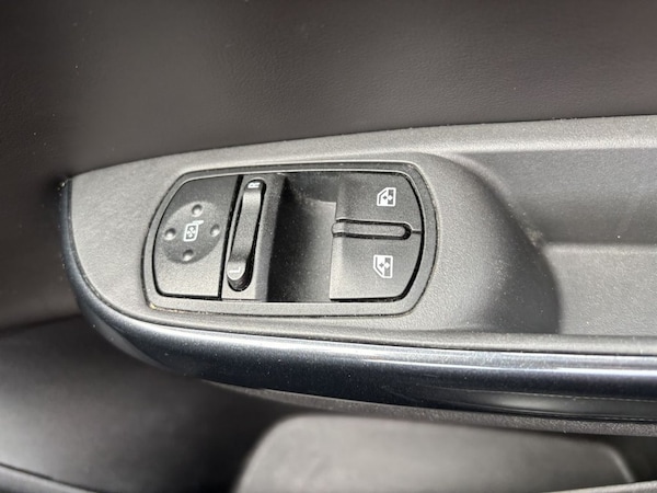 Used Vauxhall Corsa 2016 for sale - 76223847: Photo 13