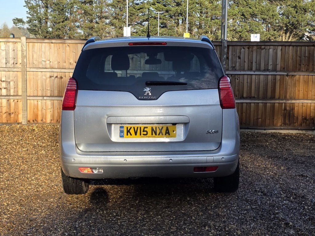 Used Peugeot 5008 2015 for sale - 76783559: Photo 4