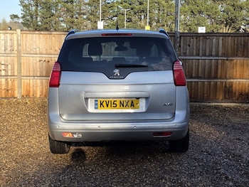 Used Peugeot 5008 2015 for sale - 76783559: Photo