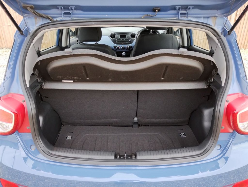 Used Hyundai i10 2015 for sale - 76132329: Photo 11