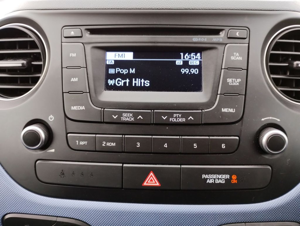 Used Hyundai i10 2015 for sale - 76132329: Photo 12