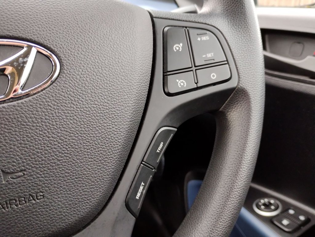 Used Hyundai i10 2015 for sale - 76132329: Photo 16