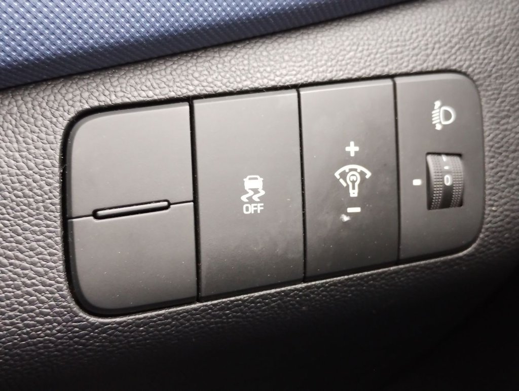 Used Hyundai i10 2015 for sale - 76132329: Photo 18