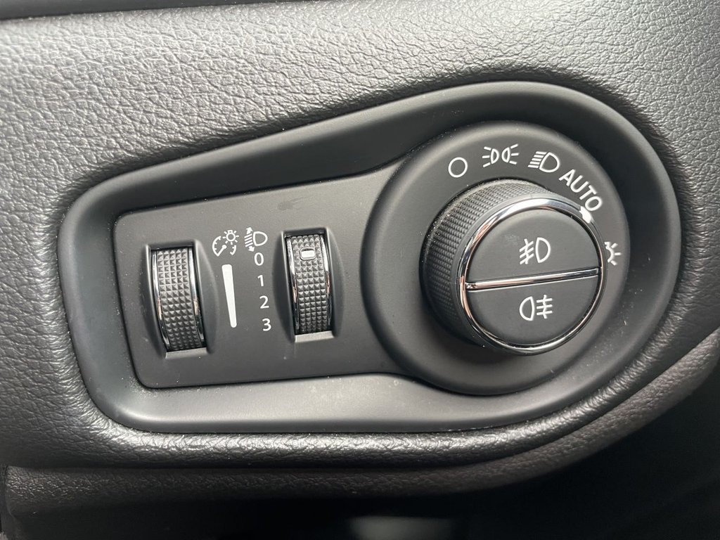 Used Jeep Renegade 2020 for sale - 77165940: Photo 24