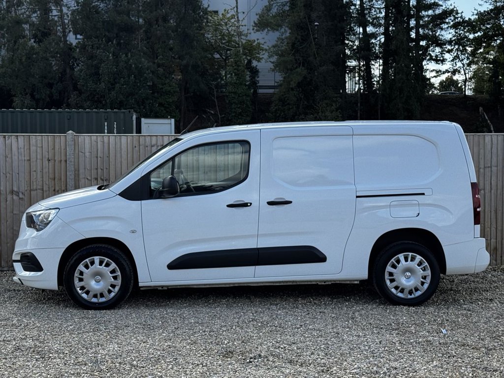 Used Vauxhall Combo 2020 for sale - 76909875: Photo 2