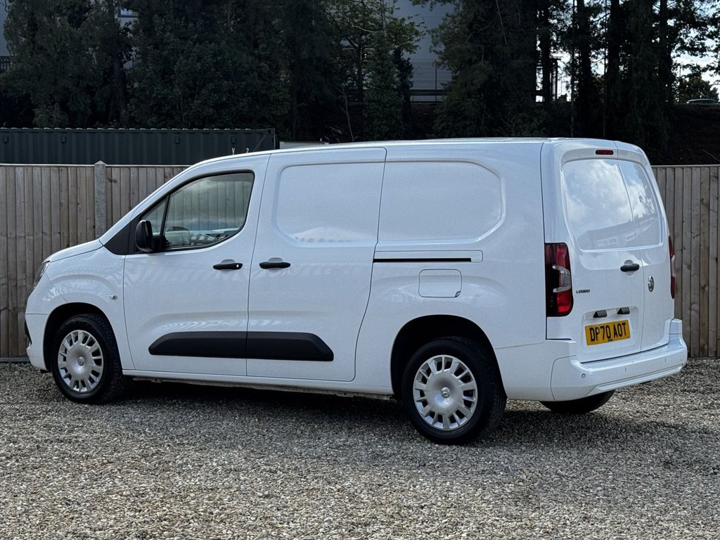 Used Vauxhall Combo 2020 for sale - 76909875: Photo 3