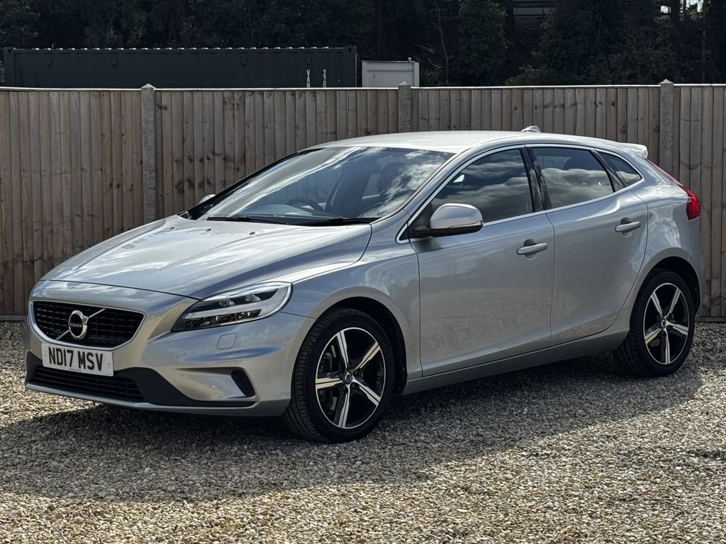 Used Volvo V40 2017 for sale - 76018596: Photo 1