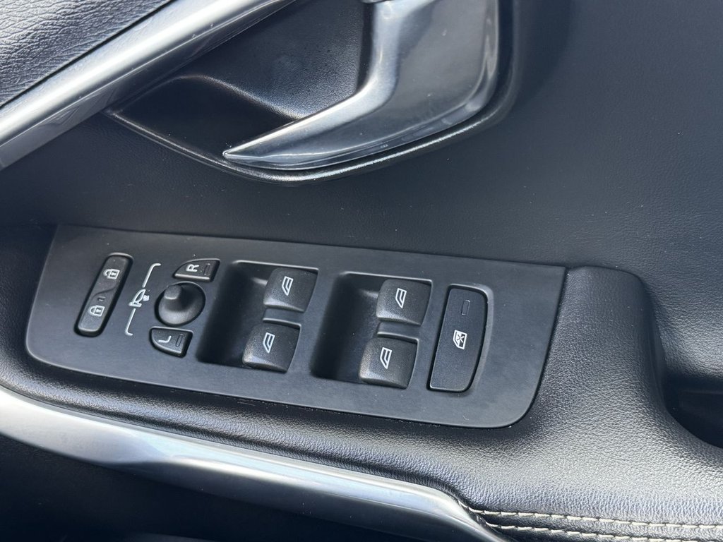 Used Volvo V40 2017 for sale - 76018596: Photo 19
