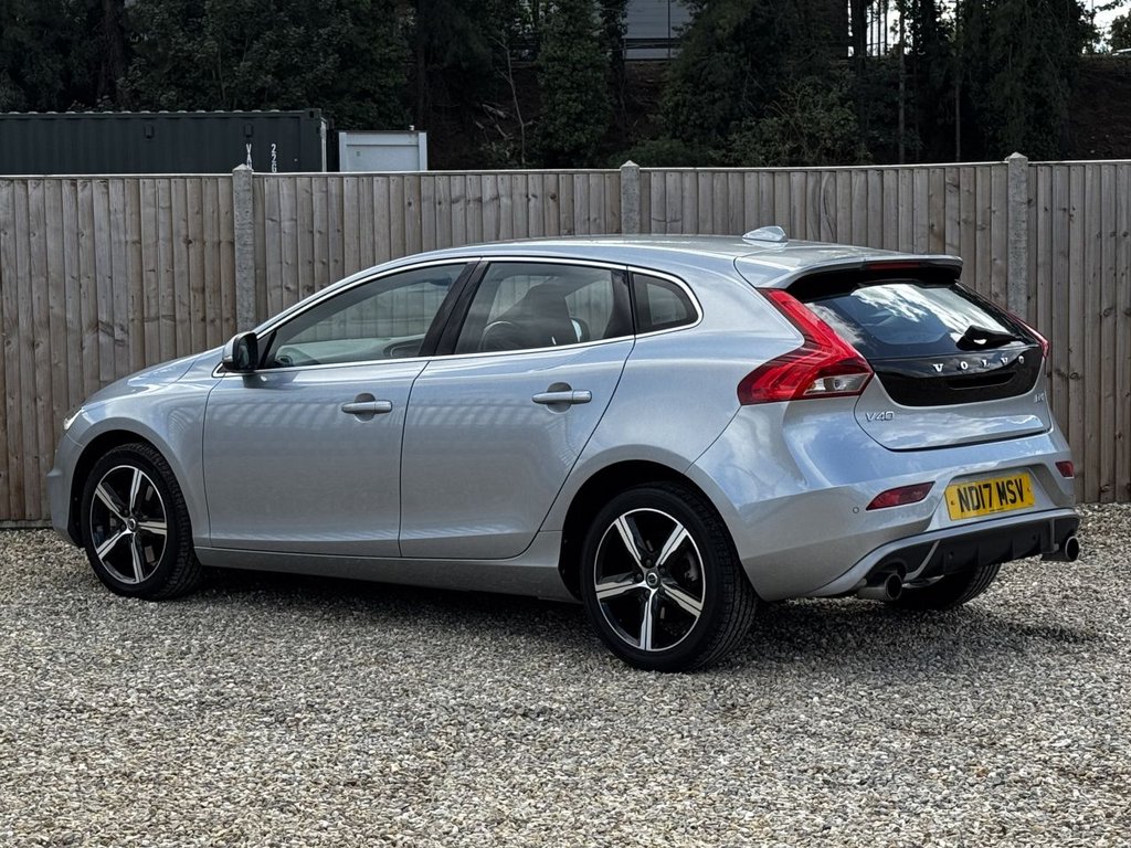 Used Volvo V40 2017 for sale - 76018596: Photo 2
