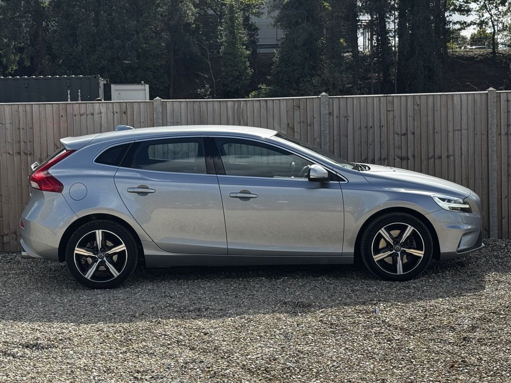 Used Volvo V40 2017 for sale - 76018596: Photo 5