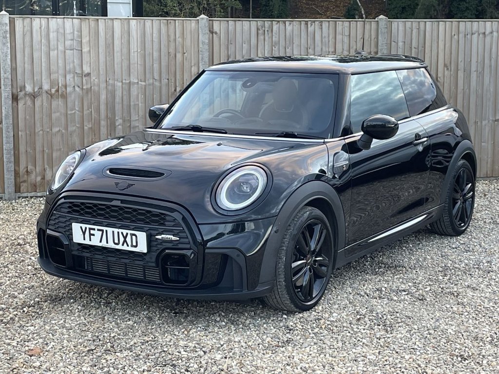 Used MINI Hatch 2021 for sale - 76385928: Photo 1