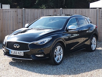 Infiniti - Q30
