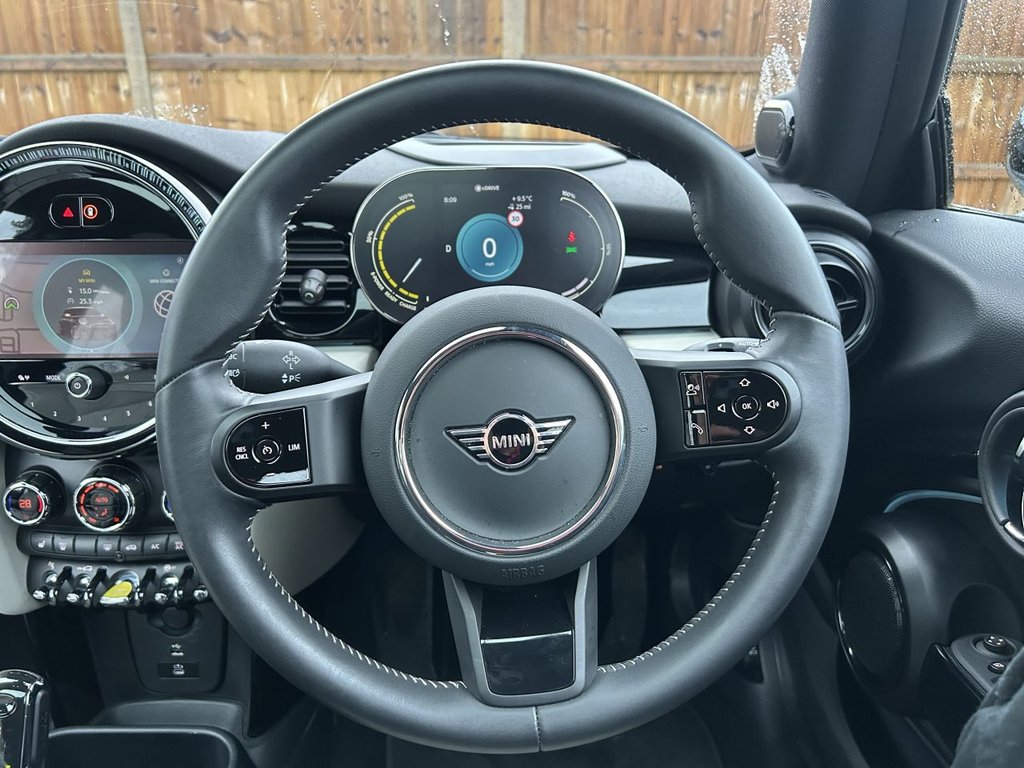 Used MINI Electric Hatch 2023 for sale - 77680495: Photo 12