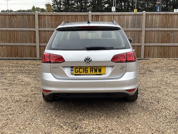 Used Volkswagen Golf 2016 for sale - 76080617: Photo 4