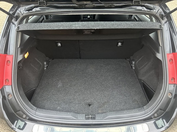 Used Toyota Auris 2014 for sale - 76303509: Photo 9