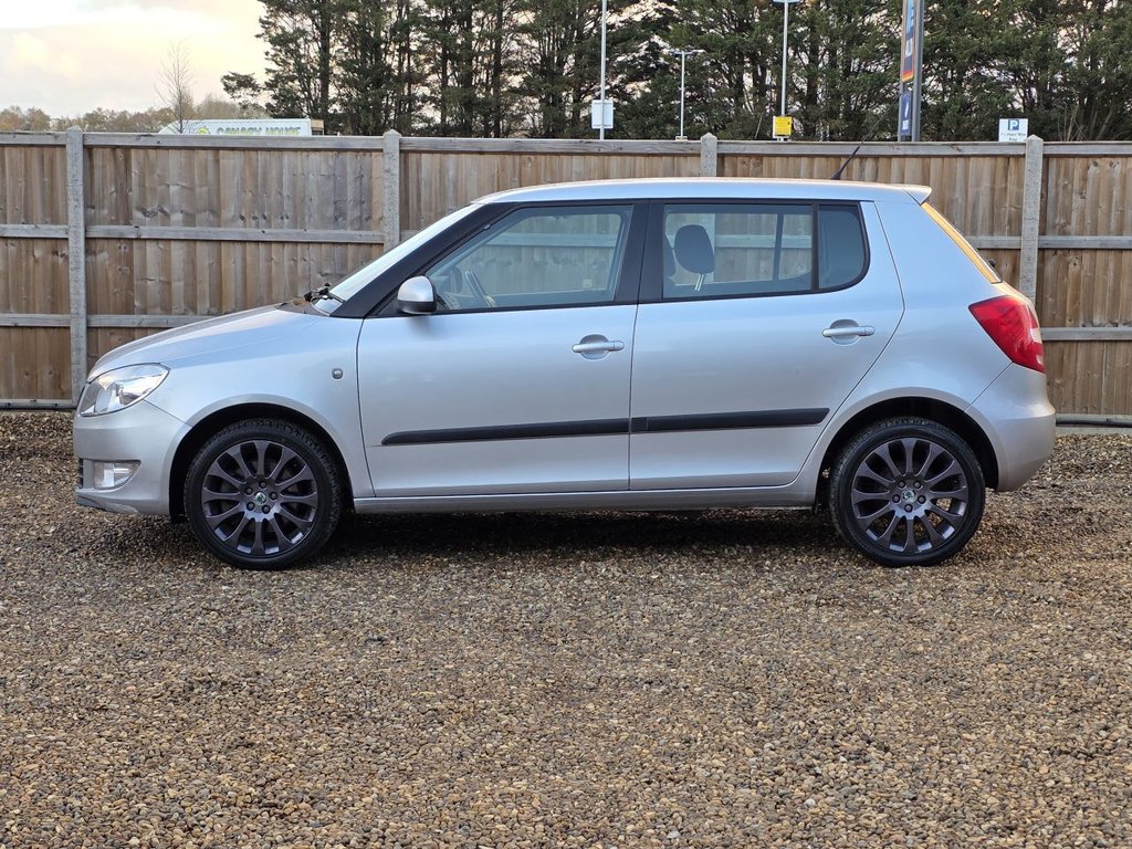 Used Skoda Fabia 2011 for sale - 76604446: Photo 2