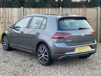Used Volkswagen Golf 2019 for sale - 74015360: Photo