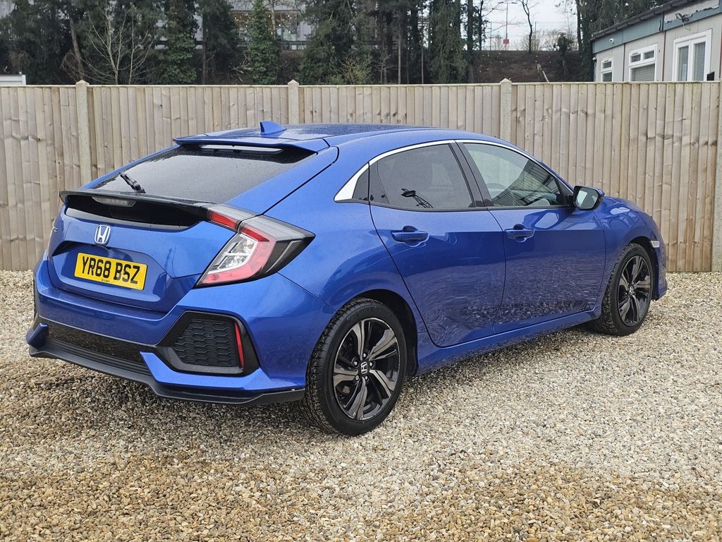 Used Honda Civic 2018 for sale - 78043935: Photo 5