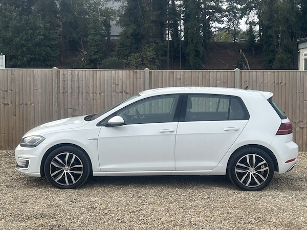 Used Volkswagen Golf 2020 for sale - 76132075: Photo 2