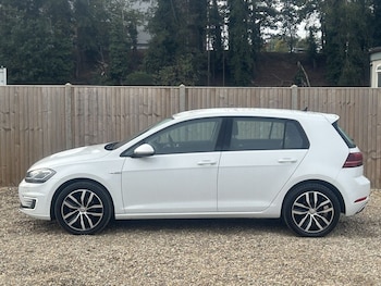 Used Volkswagen Golf 2020 for sale - 76132075: Photo 2