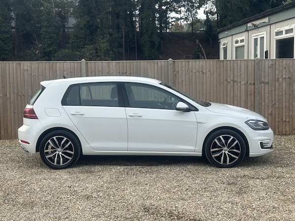 Used Volkswagen Golf 2020 for sale - 76132075: Photo 6