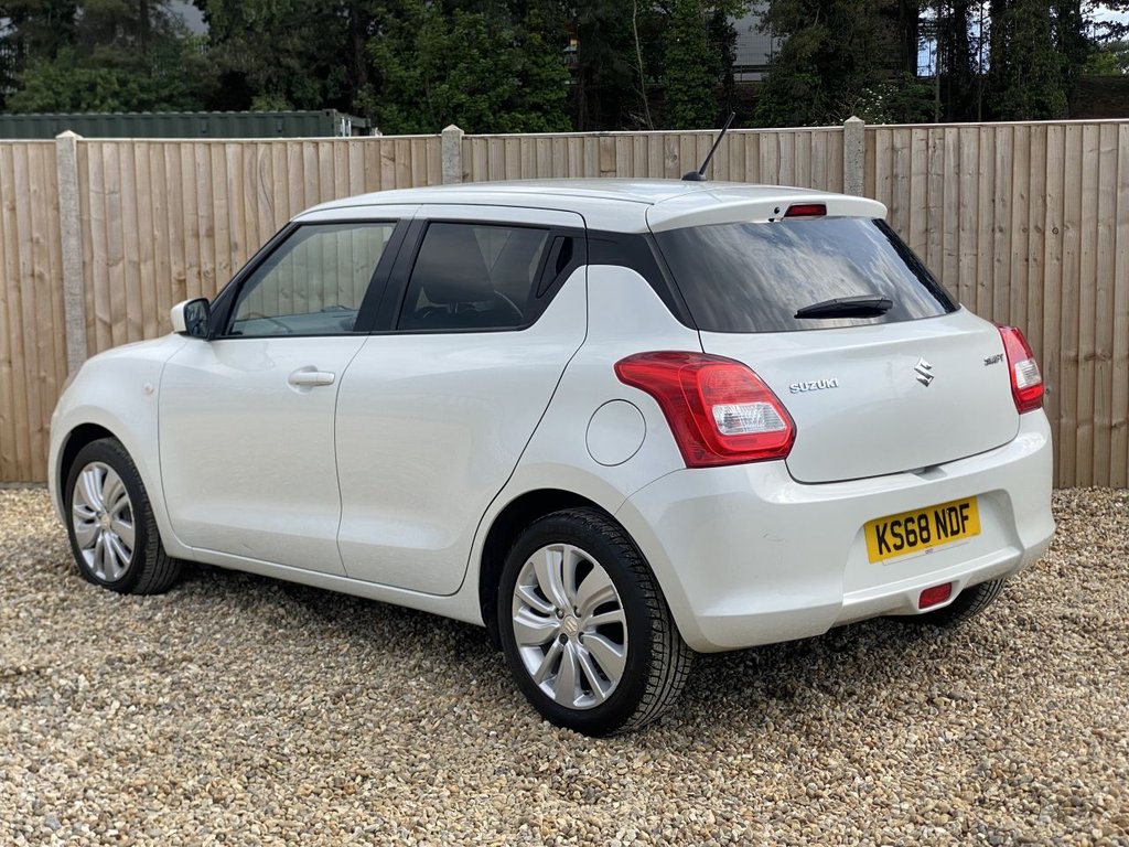Used Suzuki Swift 2018 for sale - 76178538: Photo 3