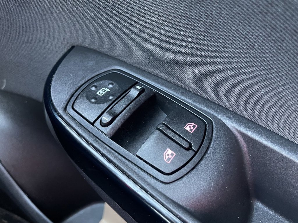 Used Vauxhall Corsa 2017 for sale - 76118423: Photo 18