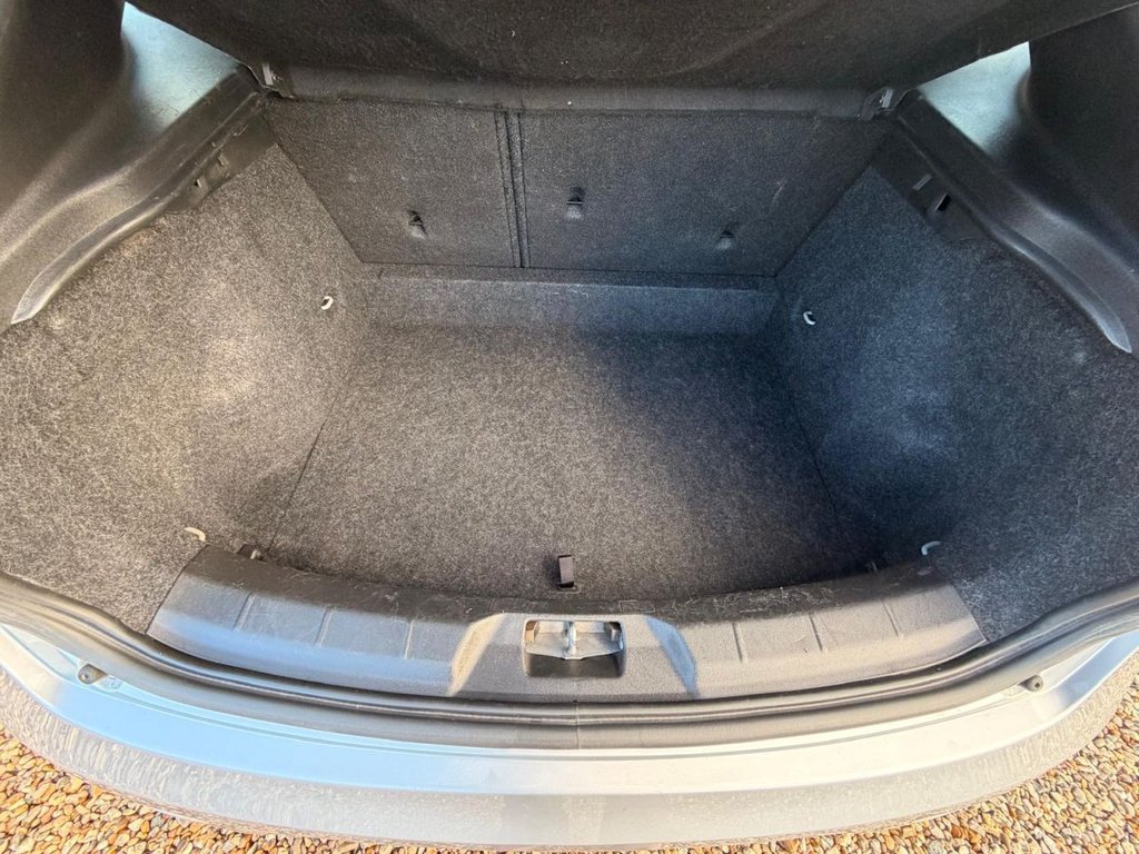 Used Volvo V40 2017 for sale - 76604450: Photo 11