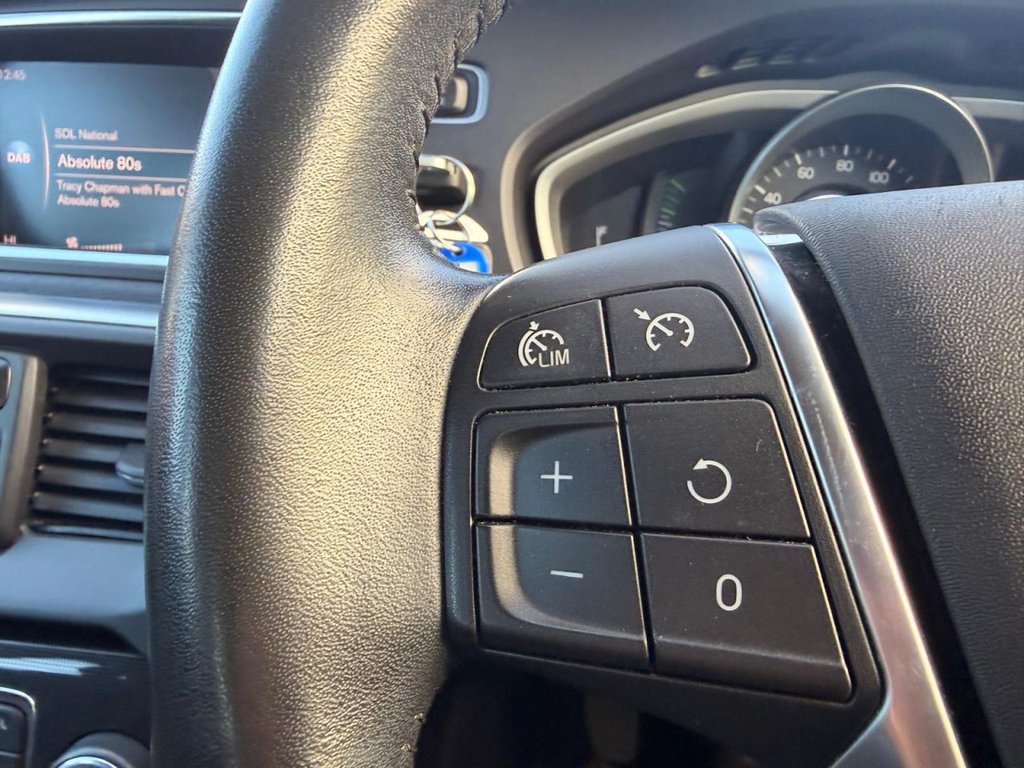 Used Volvo V40 2017 for sale - 76604450: Photo 15