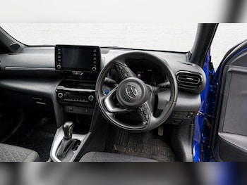 Used Toyota Yaris Cross 2023 for sale - 78330501: Photo