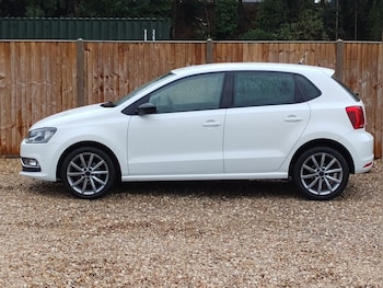 Used Volkswagen Polo 2015 for sale - 76162734: Photo 2