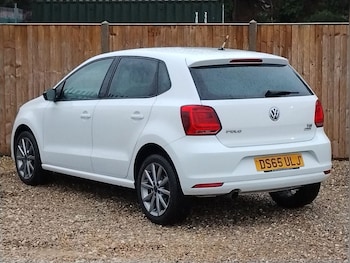 Used Volkswagen Polo 2015 for sale - 76162734: Photo 3