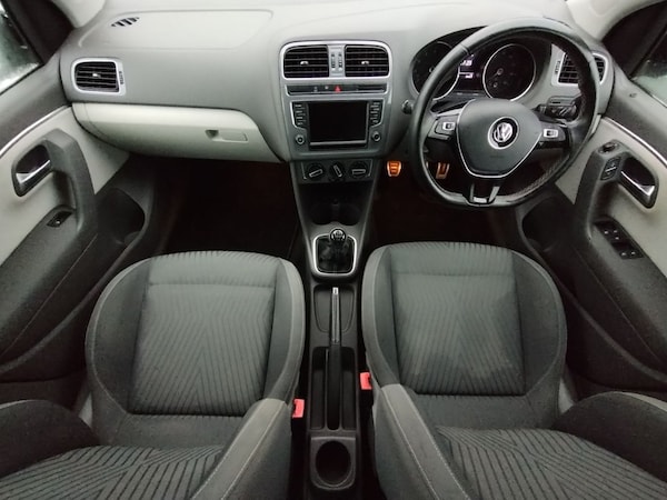 Used Volkswagen Polo 2015 for sale - 76162734: Photo 9