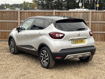 Used Renault Captur 2018 for sale - 76080552: Photo 3