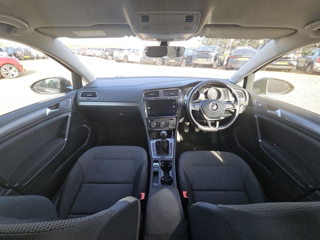 Used Volkswagen Golf 2018 for sale - 77976599: Photo 10