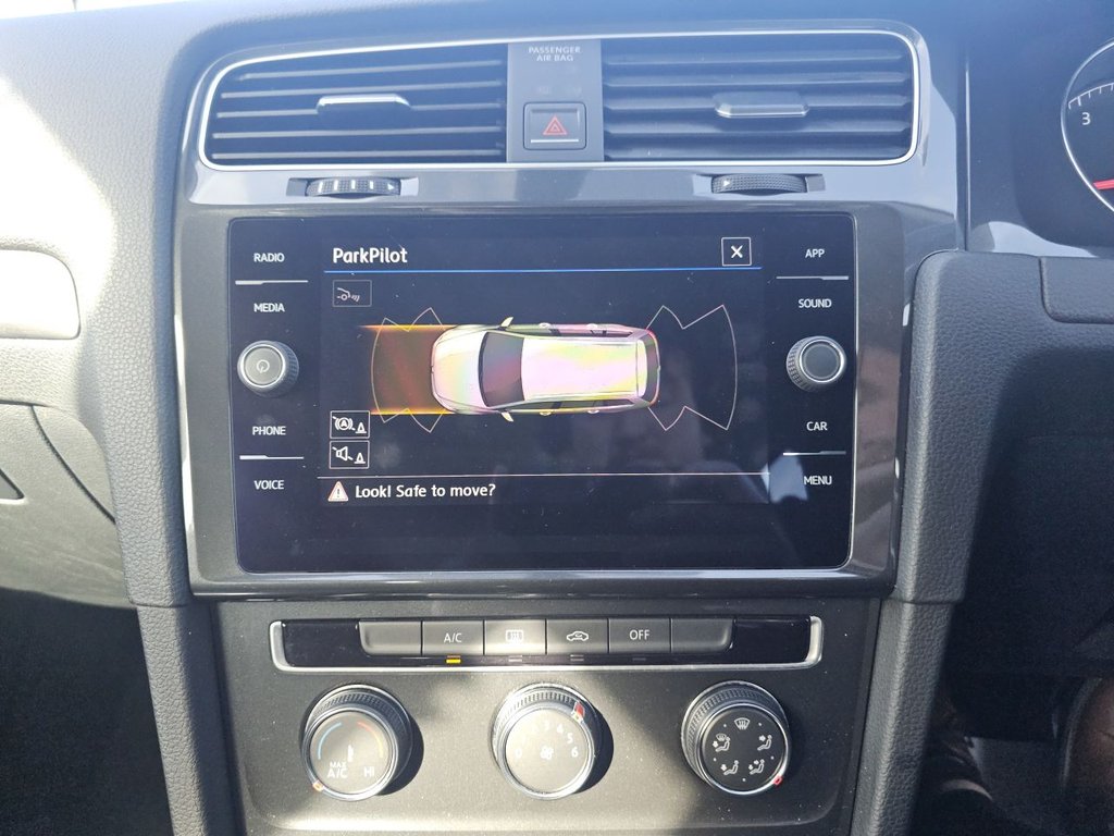 Used Volkswagen Golf 2018 for sale - 77976599: Photo 15