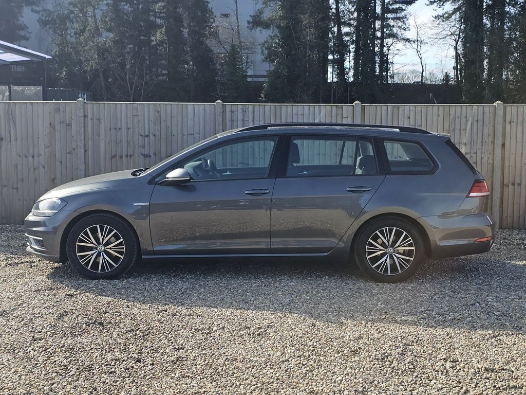 Used Volkswagen Golf 2018 for sale - 77976599: Photo 2