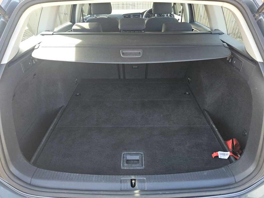 Used Volkswagen Golf 2018 for sale - 77976599: Photo 9