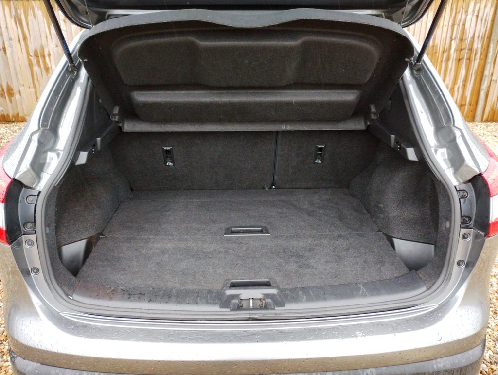 Used Nissan Qashqai 2016 for sale - 77341380: Photo 11