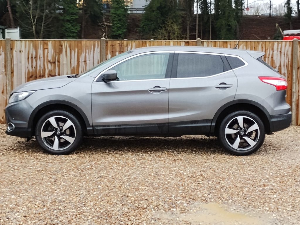 Used Nissan Qashqai 2016 for sale - 77341380: Photo 2
