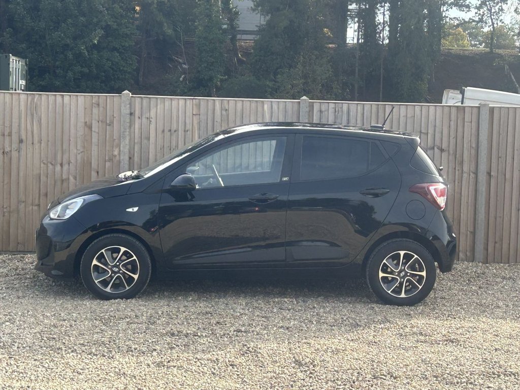 Used Hyundai i10 2019 for sale - 76147356: Photo 2