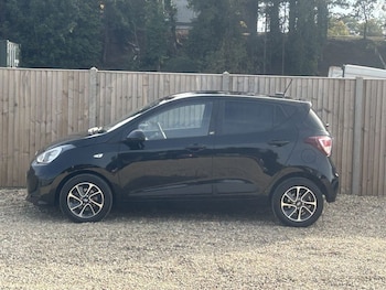Used Hyundai i10 2019 for sale - 76147356: Photo 2