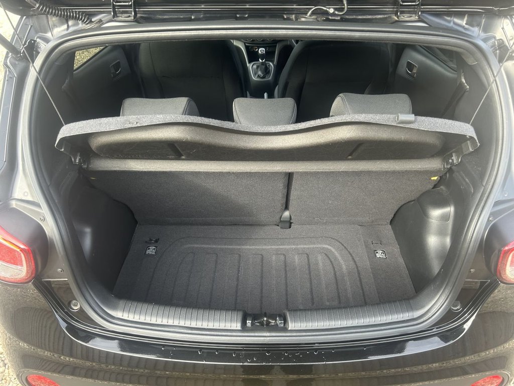 Used Hyundai i10 2019 for sale - 76147356: Photo 9