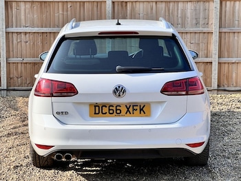 Used Volkswagen Golf 2016 for sale - 75010128: Photo